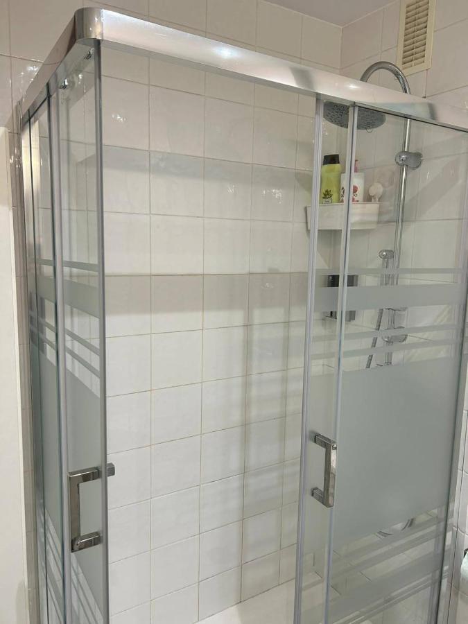 Apartamento Suite Torre Alta Parking Gratis Sevilla Exteriör bild