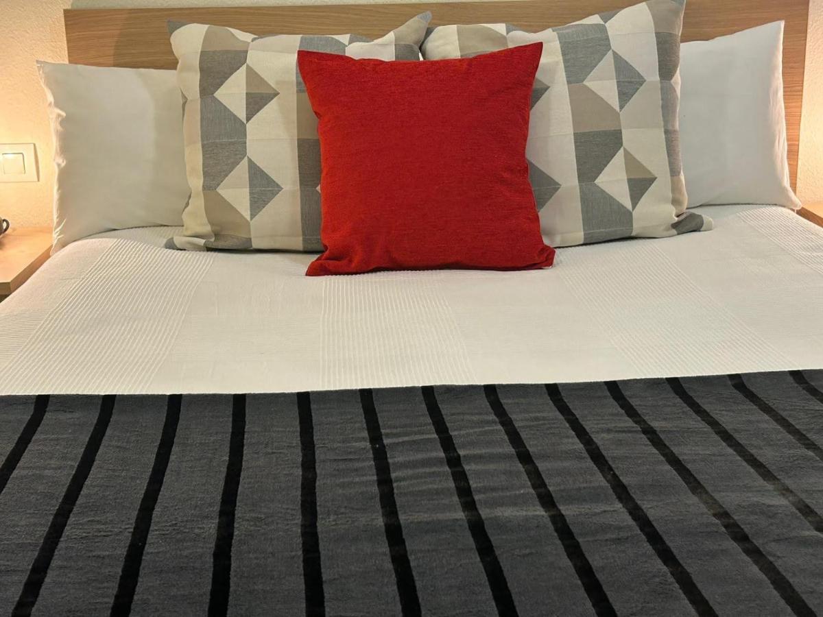 Apartamento Suite Torre Alta Parking Gratis Sevilla Exteriör bild